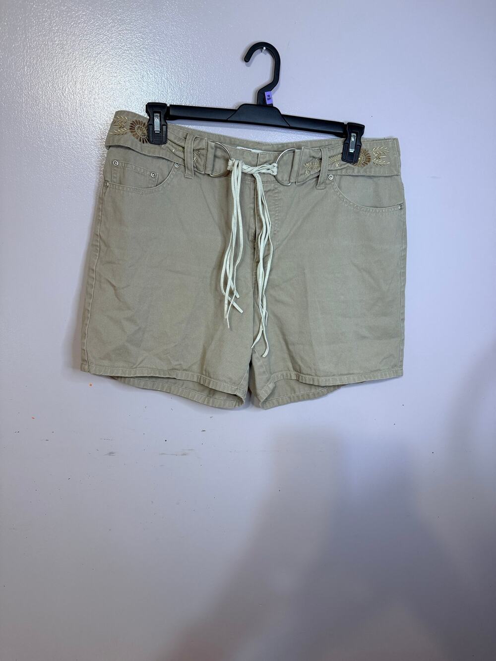 Faded Glory khaki women's drawstring shorts Belt metal accents. 16W